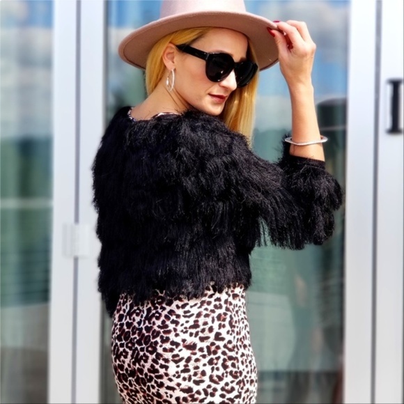 BLACK FRINGED CROP TOP - Picture 2 of 4